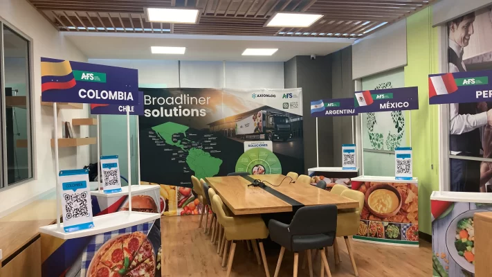 Feria Gourmet Stands y banderas. https://ok-agencia.com/